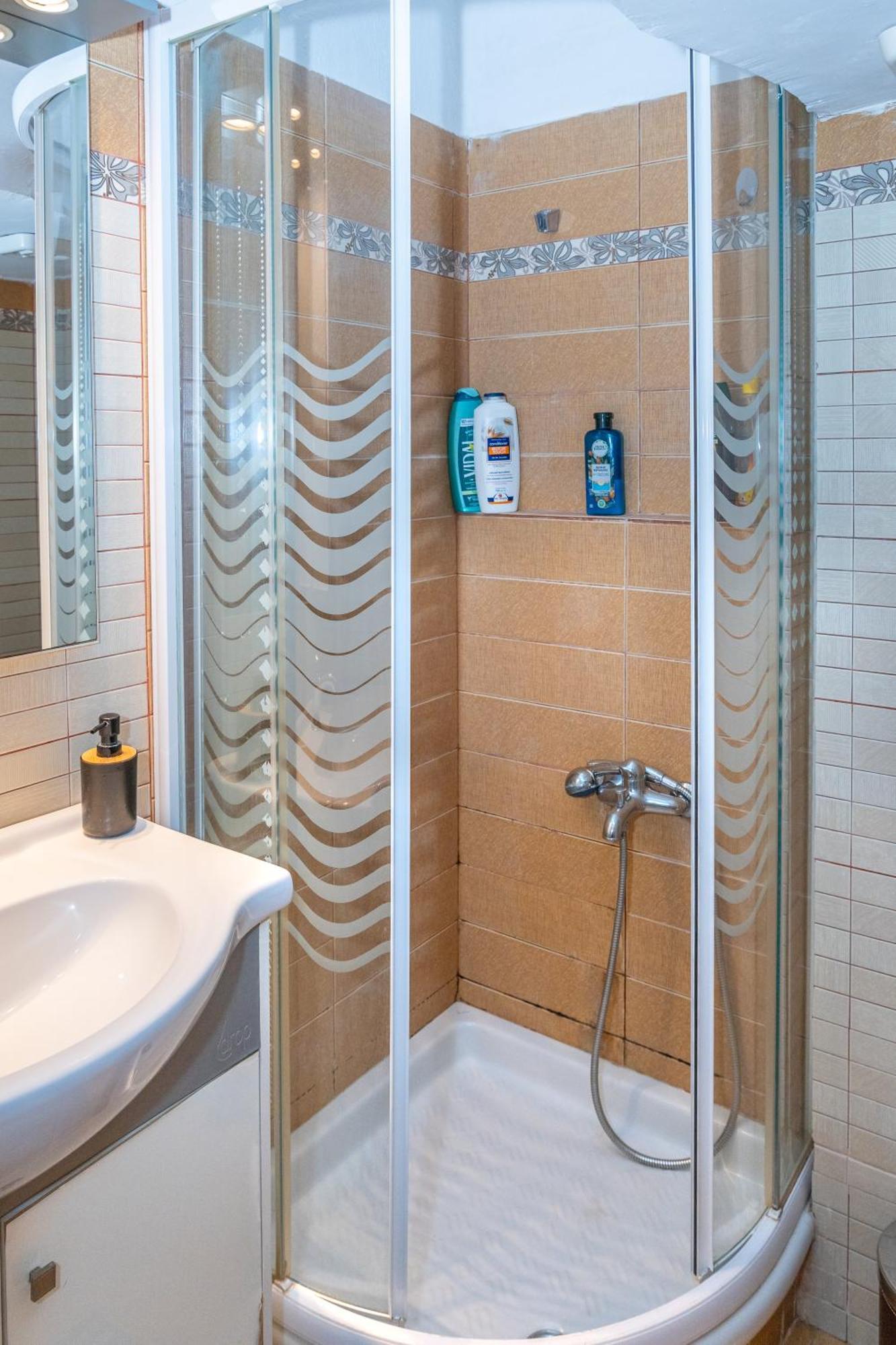 סלוניקי Modern Apt Upon Tsimiski מראה חיצוני תמונה